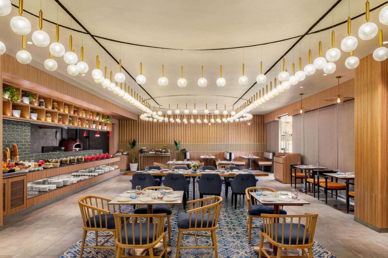 Ramada Encore By Wyndham Indore Nipania Ngoại thất bức ảnh