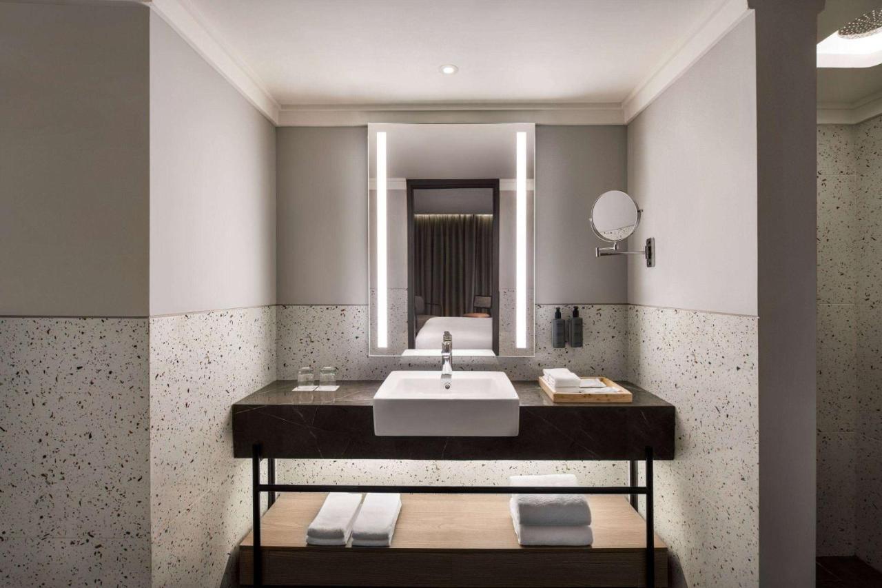 Ramada Encore By Wyndham Indore Nipania Ngoại thất bức ảnh