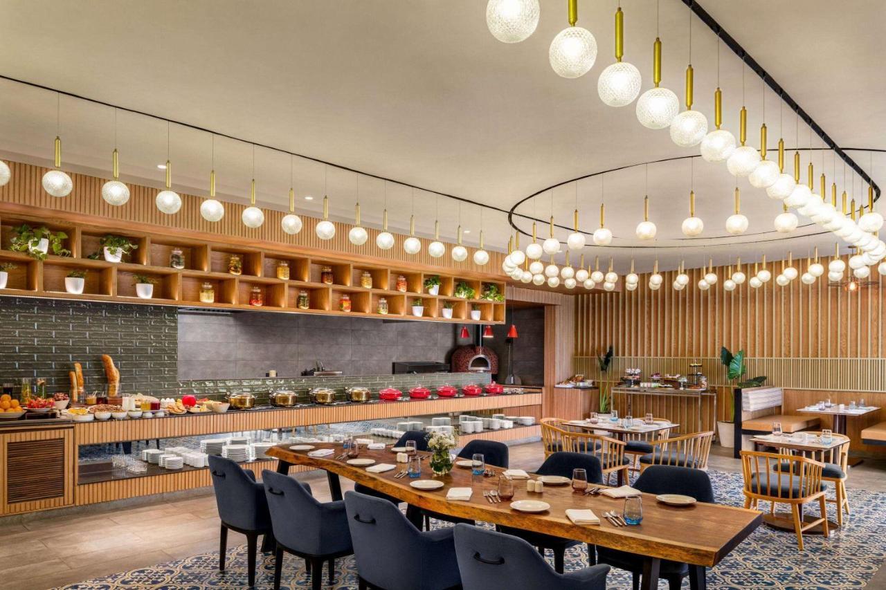 Ramada Encore By Wyndham Indore Nipania Ngoại thất bức ảnh