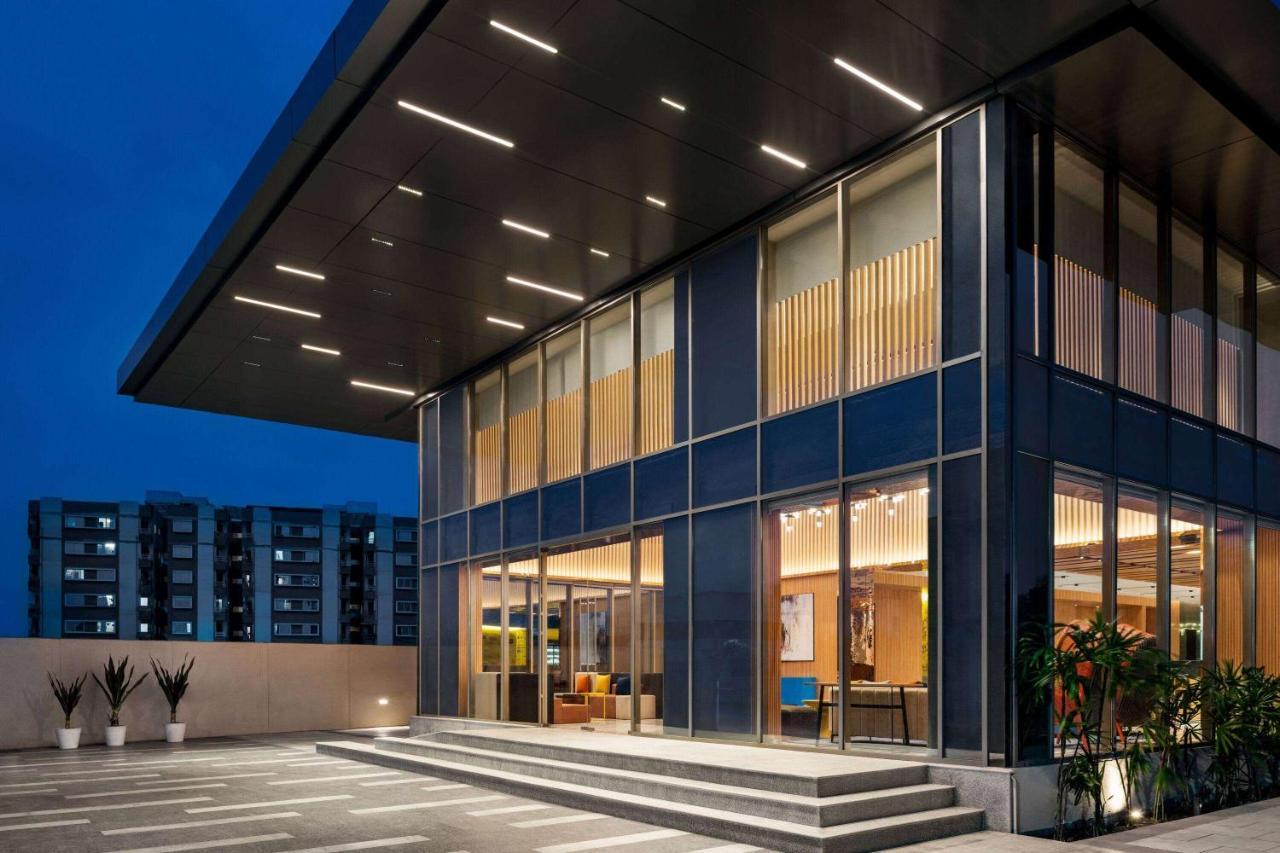 Ramada Encore By Wyndham Indore Nipania Ngoại thất bức ảnh