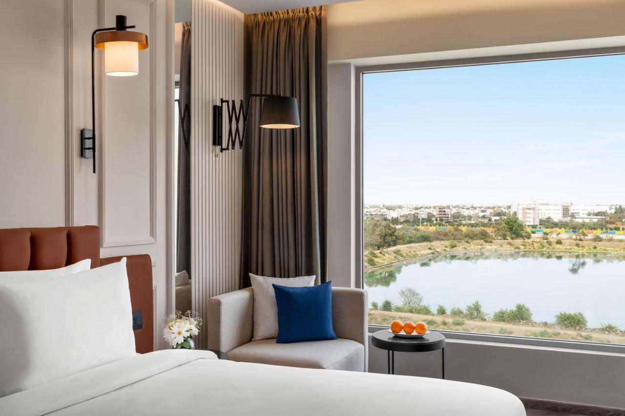 Ramada Encore By Wyndham Indore Nipania Ngoại thất bức ảnh