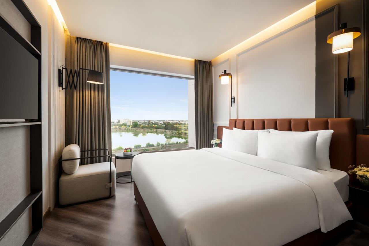 Ramada Encore By Wyndham Indore Nipania Ngoại thất bức ảnh