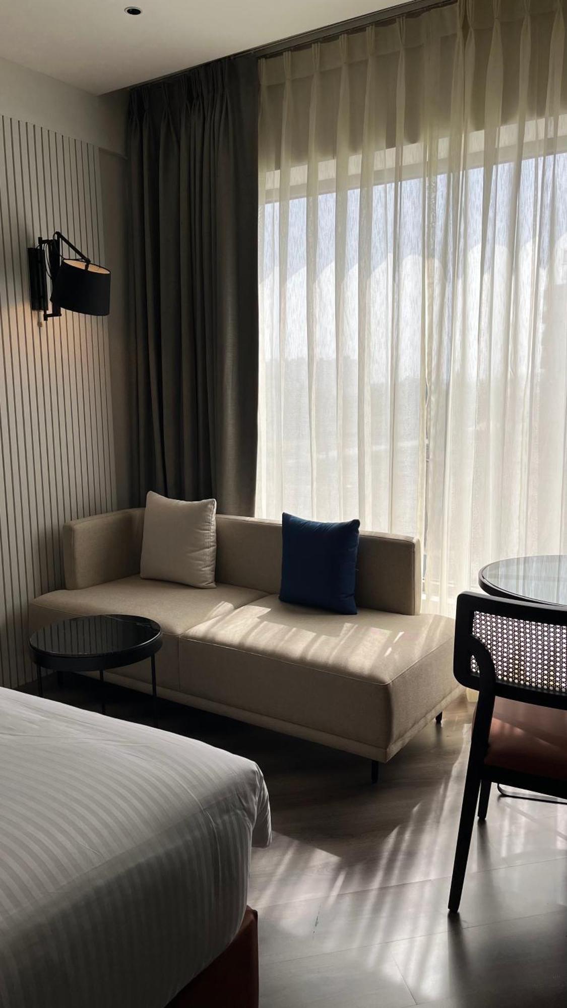 Ramada Encore By Wyndham Indore Nipania Ngoại thất bức ảnh