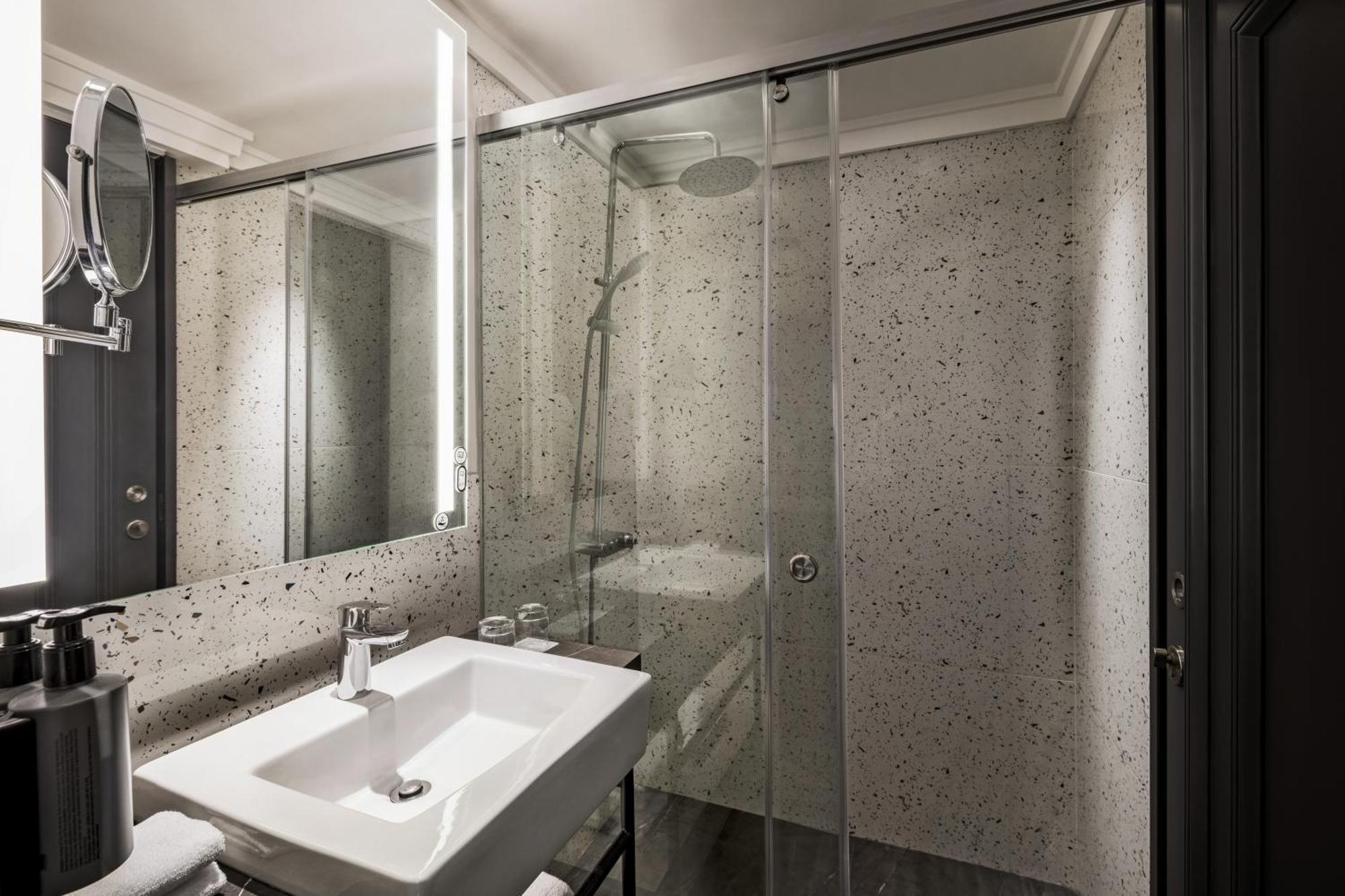 Ramada Encore By Wyndham Indore Nipania Ngoại thất bức ảnh