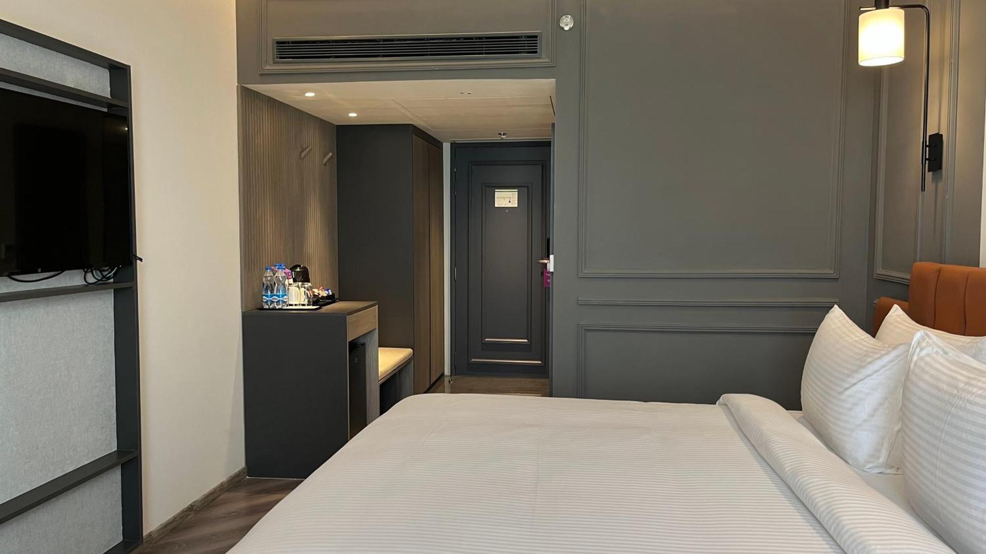 Ramada Encore By Wyndham Indore Nipania Ngoại thất bức ảnh